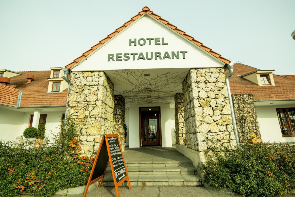 Hotel Maroli Mikulov Exterior foto